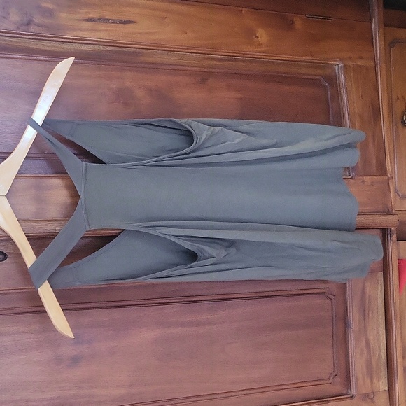 Banana republic camisole - Picture 3 of 3